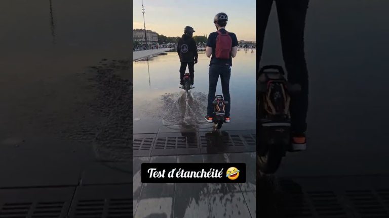 une ballade tranquille en #gyroroue à #bordeaux 😅😜🤣😂 #franchissement #boue #waterproof #souplesse