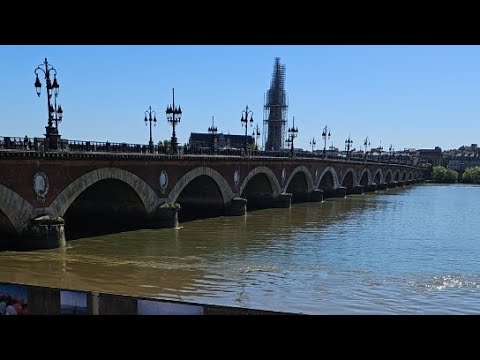 balade en gyroroue à Bordeaux avec le soleil